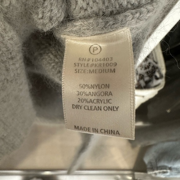 JOA Sweater - Picture 6 of 7